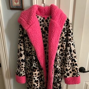 Short Betsey Johnson animal print robe